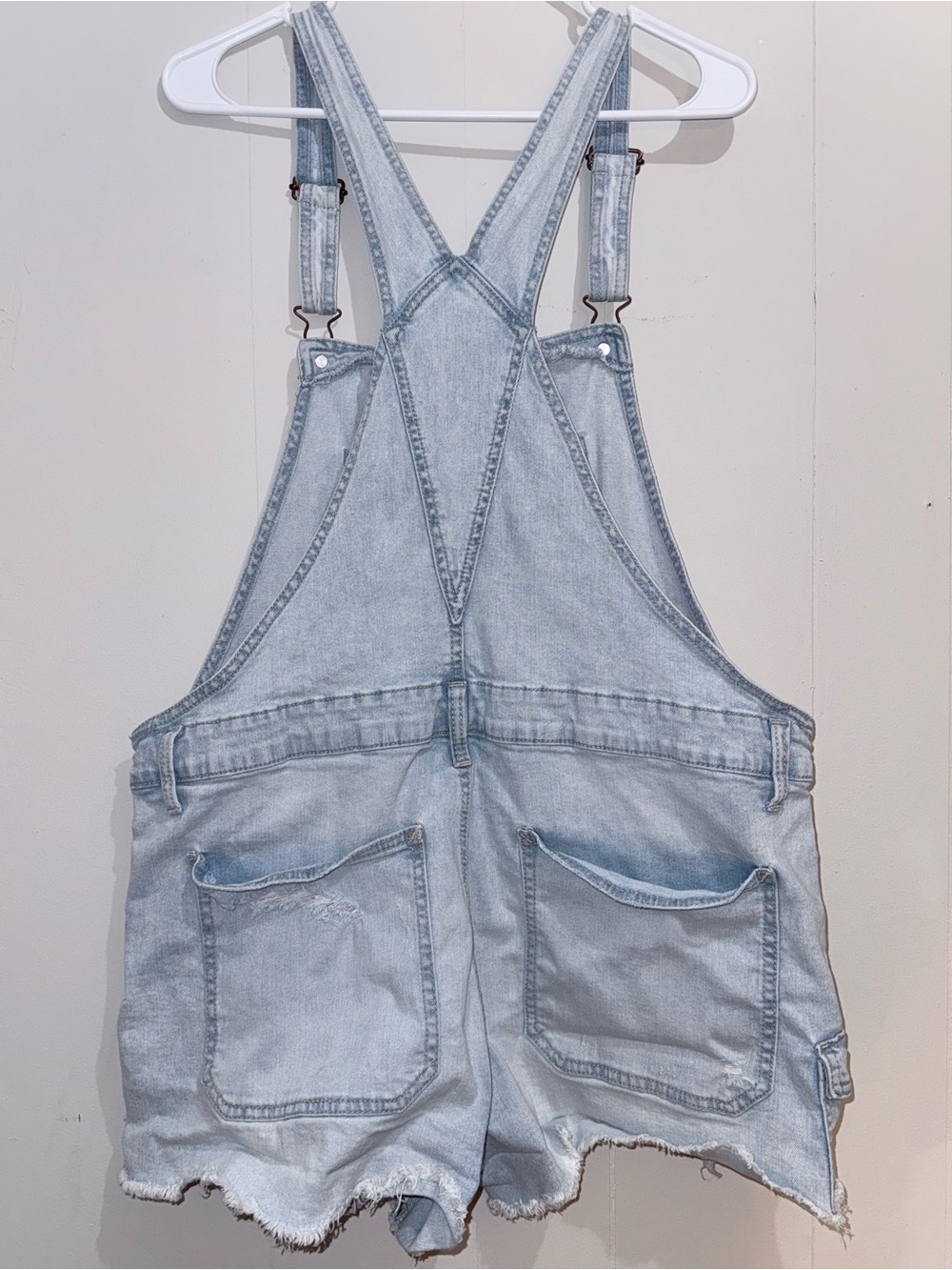 No Boundaries Distressed Light Wash Denim Short Overalls XXL 19 - Picture 2 of 4